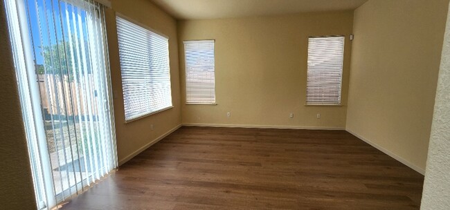 Building Photo - Beautiful Ideal Family Home: 3 Bedrooms, 2...
