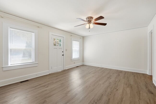 Building Photo - Fully Remodeled Home in the Heart of Belmont
