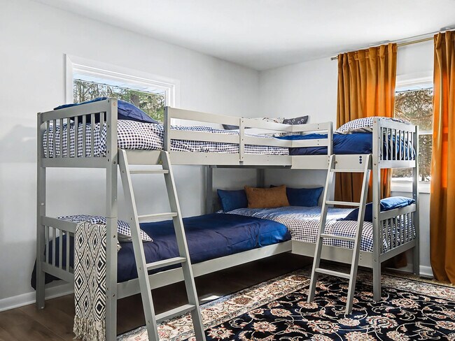 Building Photo - 28649 Jackson Rd