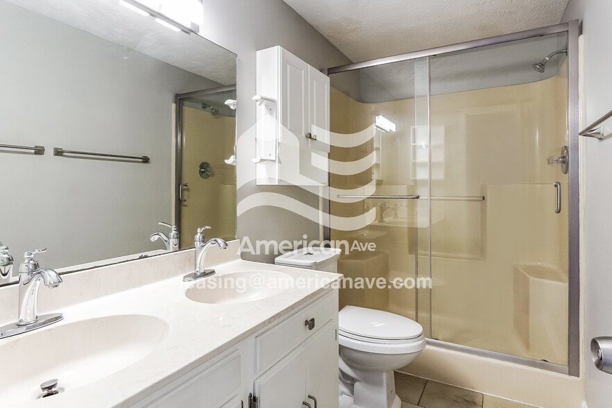 Building Photo - 610 Sir Michael Dr