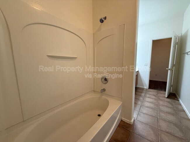 Building Photo - 7337 W St Catherine Ave