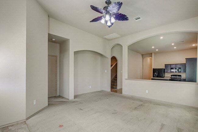 Building Photo - Ready to move in!