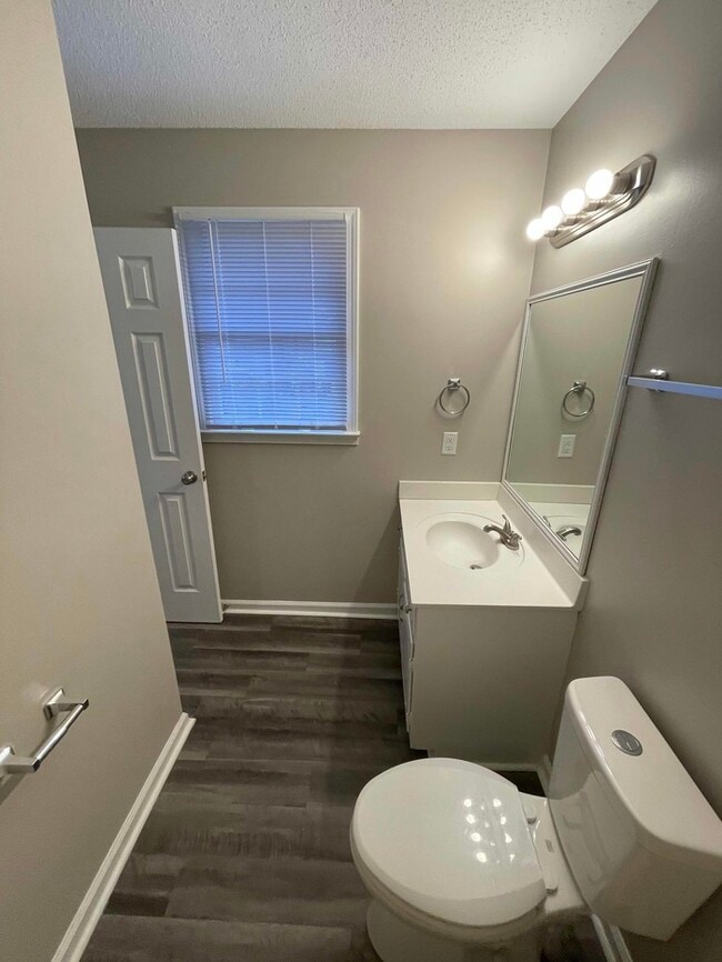 Building Photo - 1005 Peachers Mill Rd