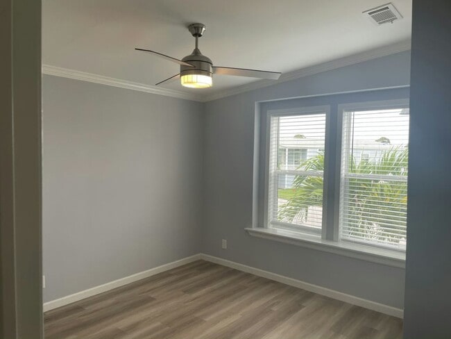 Building Photo - 7404 44th Trail N
