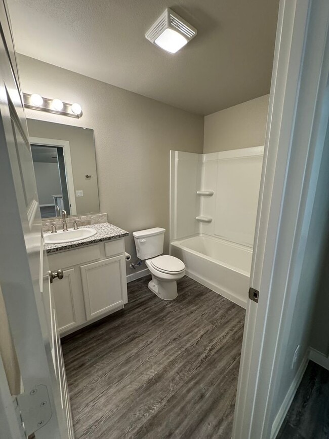 Building Photo - 4 Bedroom in Harvest