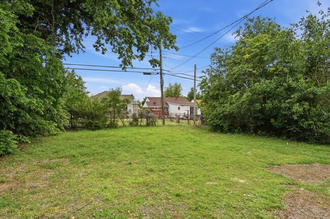 Building Photo - 2228 SW Grand Blvd