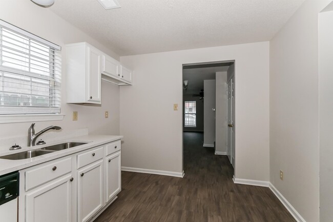 Building Photo - 1212 Calebs Ridge Dr