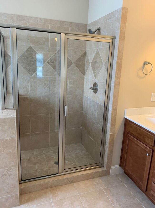 Building Photo - AMAZING UNIT IN ANDERSON CREEK