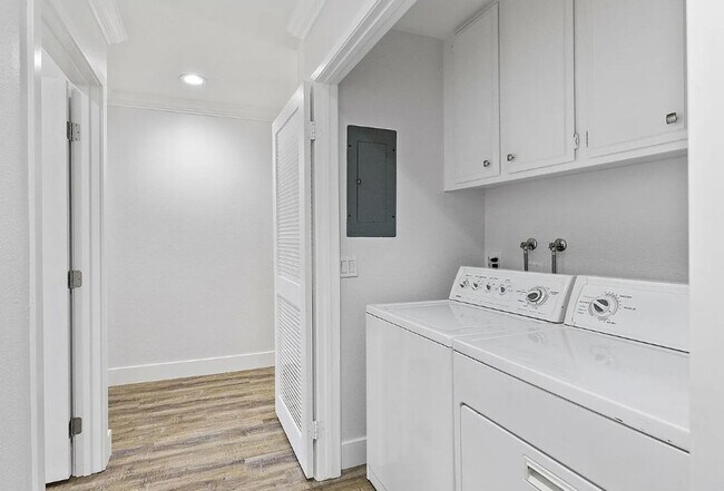 Building Photo - EXPERIENCE THE SOLITUDE OF TURTLE ROCK VILLAGE —3 Bedroom/2 Bath Condo
