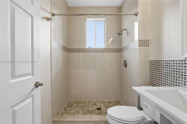 Building Photo - 849 Crestview Cir