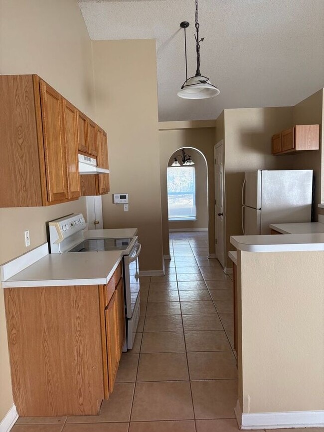 Building Photo - Single Family Home in Poinciana