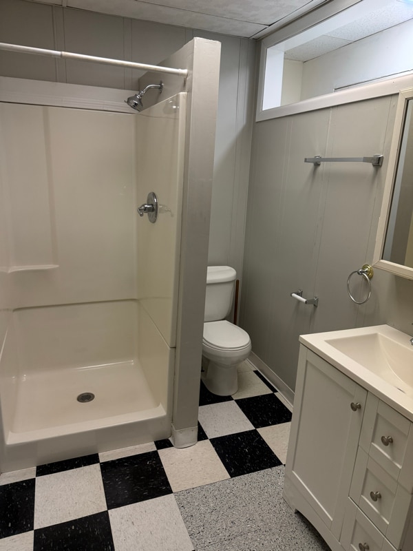 Building Photo - 762 Main St