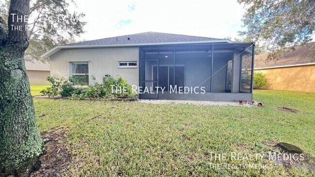 Building Photo - 895 Villa Dr