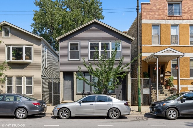 Primary Photo - 726 W 18th St