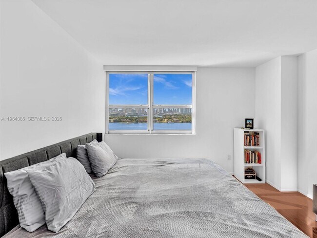 Building Photo - 650 West Ave