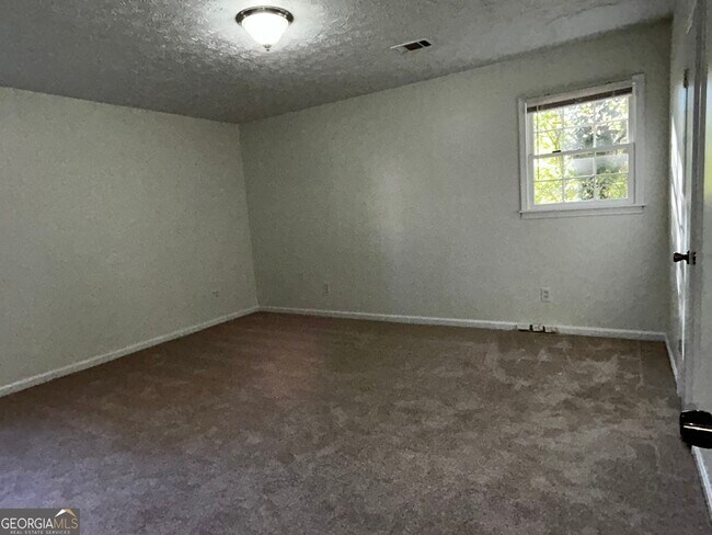 Building Photo - 155 Fay Dr