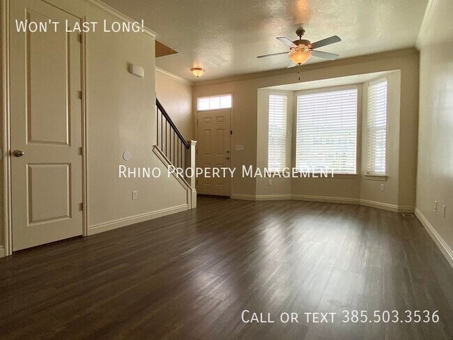 Building Photo - 452 S Tri Terra Ln