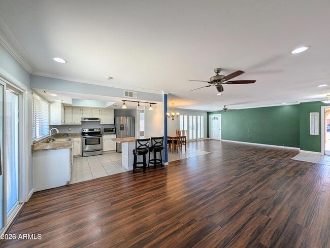 Building Photo - 10044 N 39th Ln