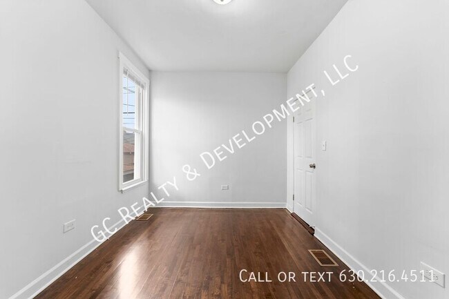 Building Photo - 1501 N Leamington Ave
