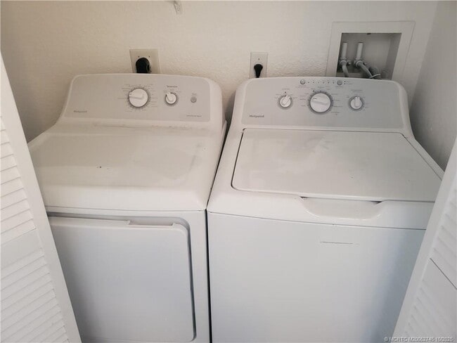 Building Photo - 47 SE Sedona Cir