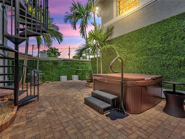 Building Photo - 851 N 11th Ave