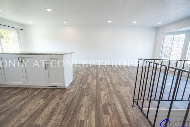Building Photo - Newly Remodeled 5-Bedroom Home | 2-Car Gar...
