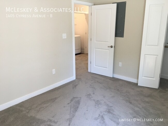 Building Photo - 1405 Cypress Ave