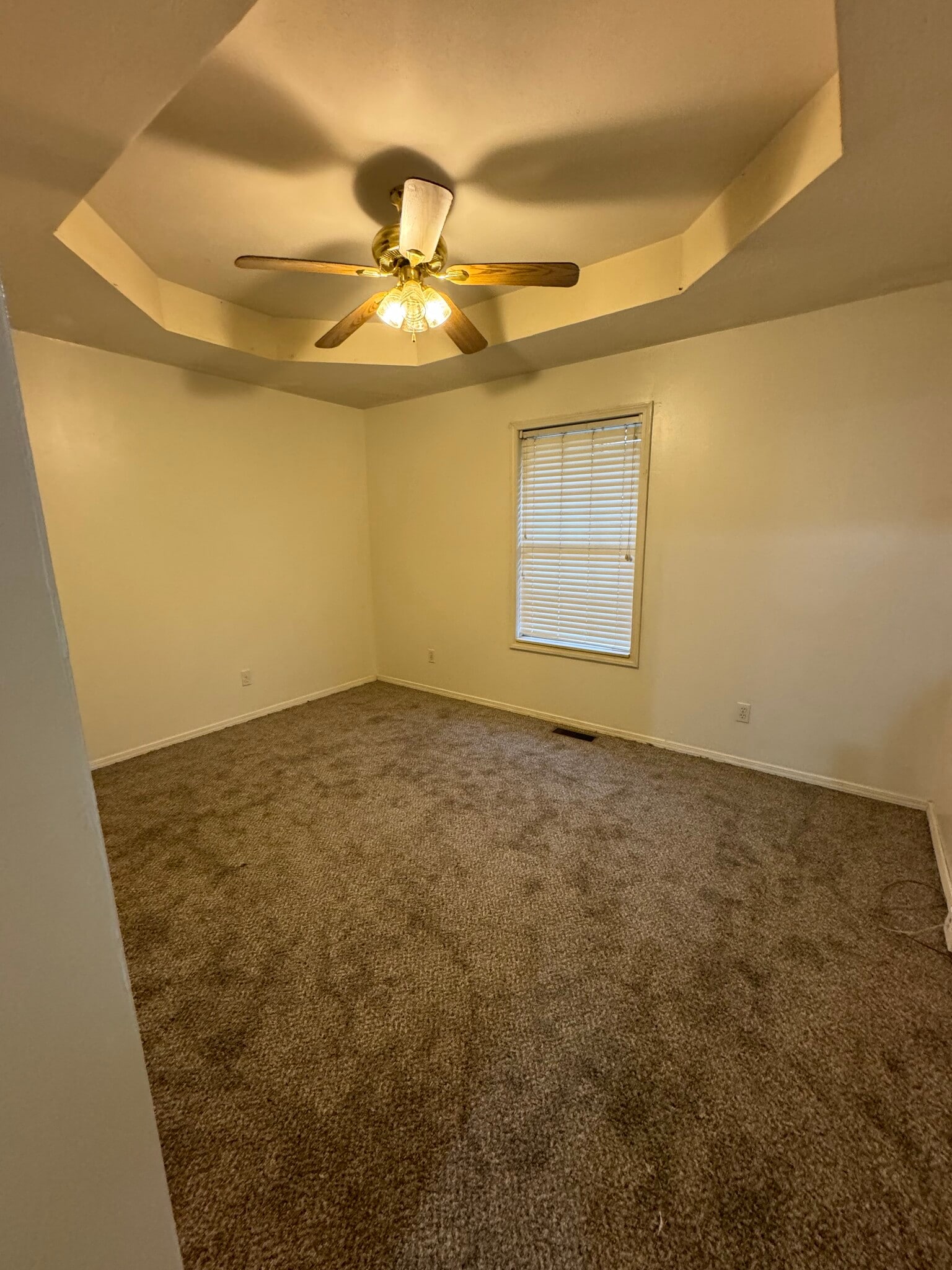 Bed 3 - 544 W Hines St