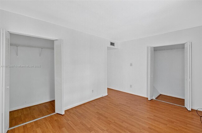 Building Photo - 6667 Miller Dr