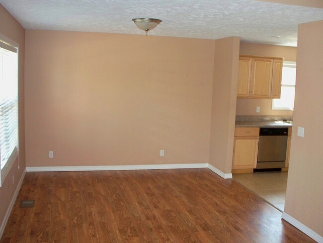 Building Photo - Unfurnished Newer Brick House W/ 3 Bedroom...