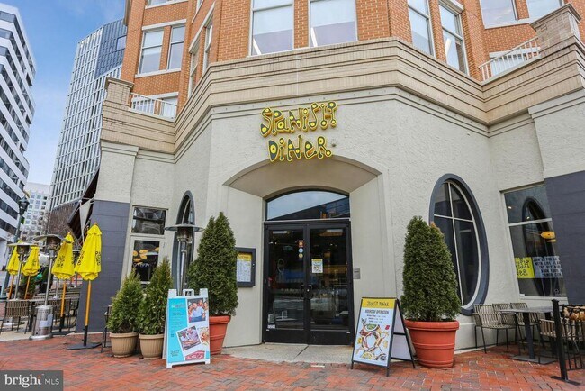 Building Photo - 4977 Battery Ln