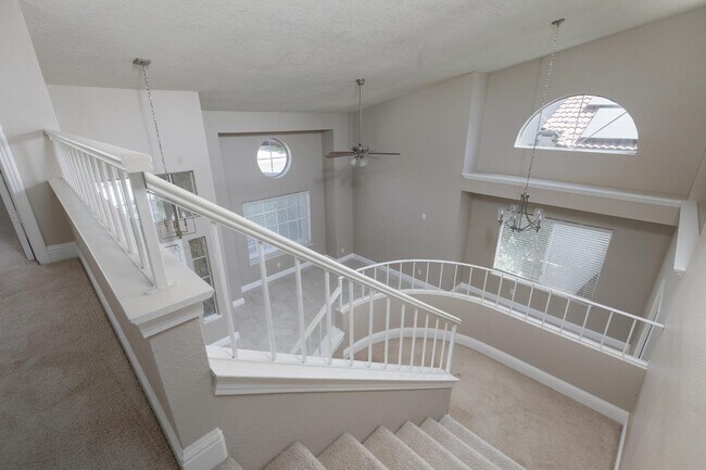 Building Photo - 953 E Buckhill Rd