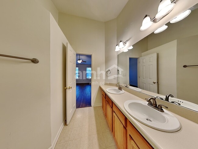 Building Photo - 148 Danesway Dr