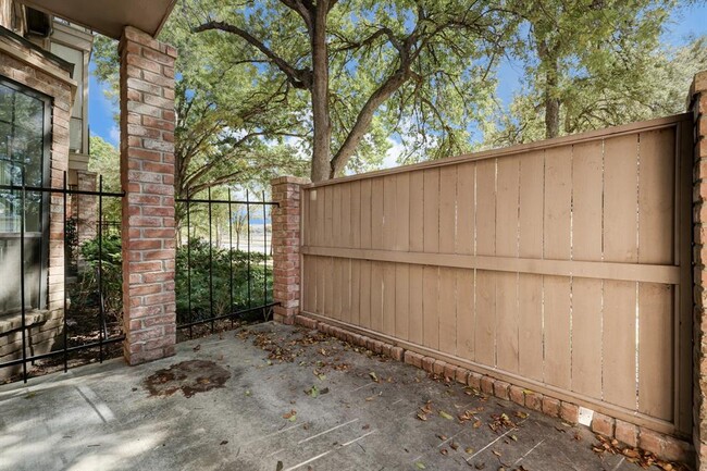 Building Photo - 2400 N Braeswood Blvd