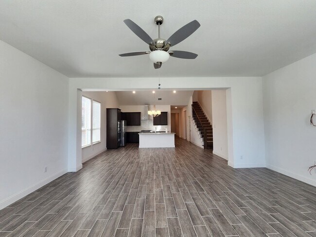 Building Photo - Move-in Special: 50% off second full month...