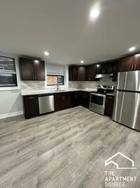 Building Photo - 918 Crain St