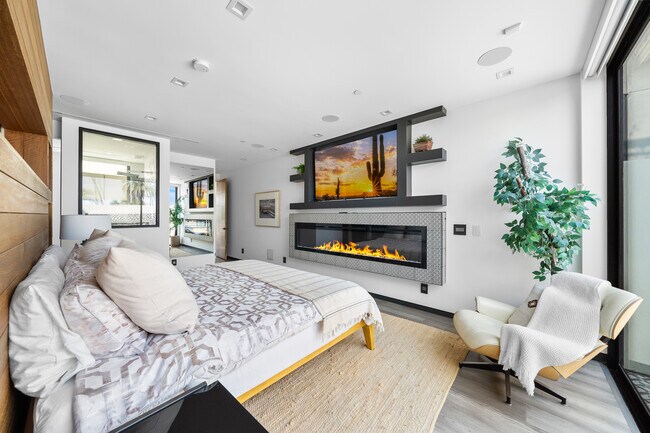 Building Photo - 838 California Ave