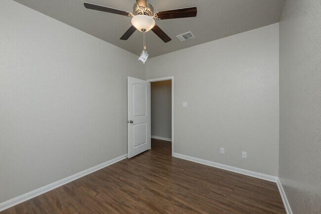 Building Photo - Beautifully designed and thoughtfully main...