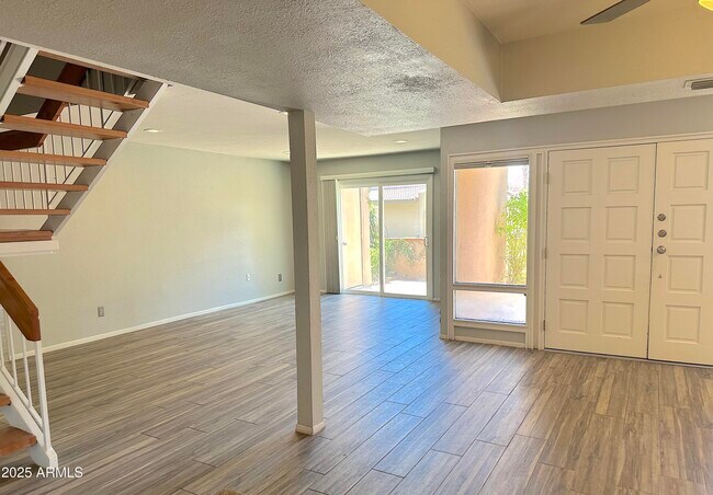Building Photo - 7921 E San Miguel Ave