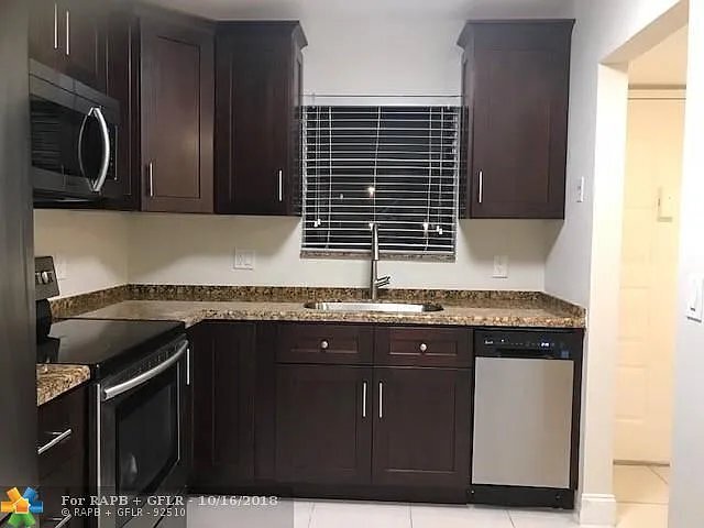 Building Photo - 21890 Lake Forest Cir