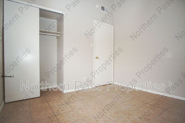 Building Photo - 10007 Caribou Dr