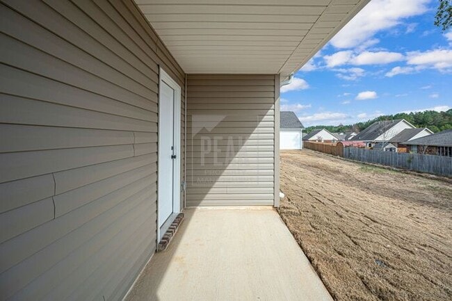 Building Photo - $1700! Beautiful 3Bed 2Bath in newly built Woodland Circle!