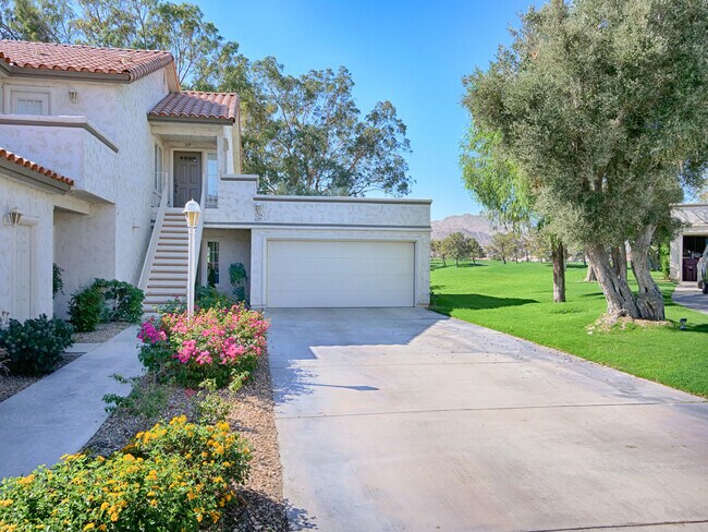 Building Photo - 127 Villa Ct