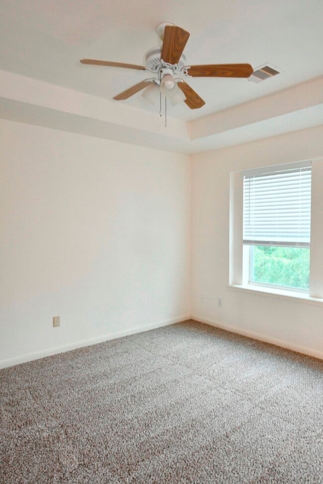 Building Photo - 13070 Lawsons Creek Ln