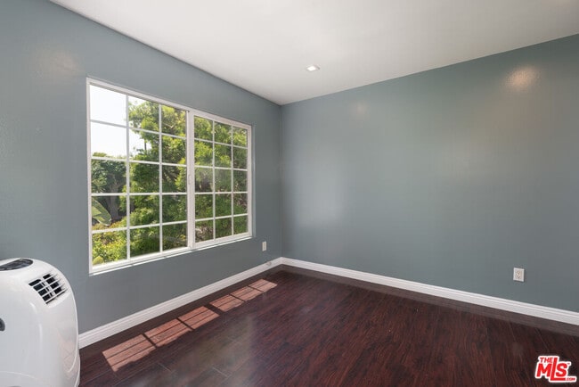 Building Photo - 3026 Inglewood Blvd