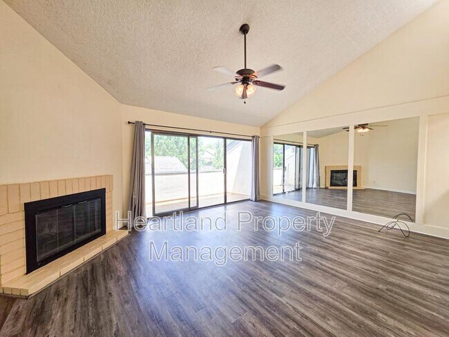 Building Photo - 2135 E Valley Pkwy