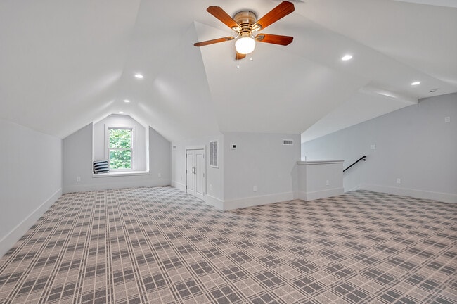 Building Photo - 1820 Park Dr