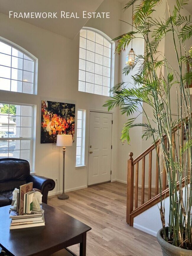 Building Photo - 13371 Pearl Cir