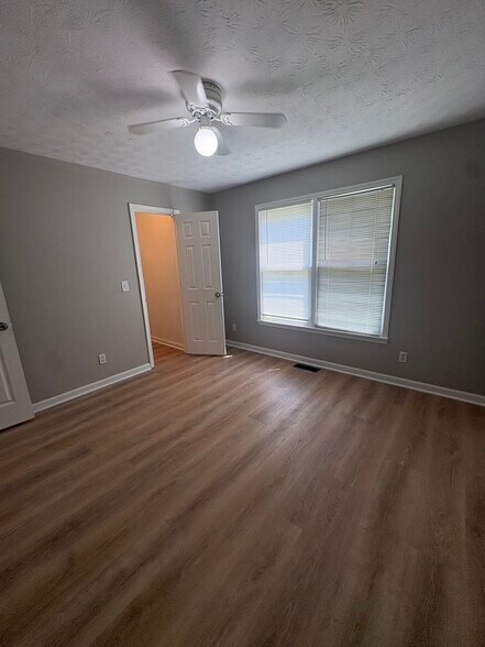 Building Photo - 2700 Fort Daniels Dr