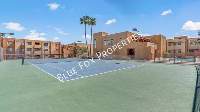 Building Photo - 1810 E Blacklidge Dr